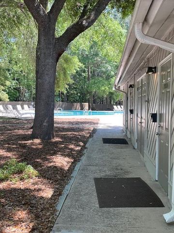 7869 Montview Road, North Charleston, SC 29418