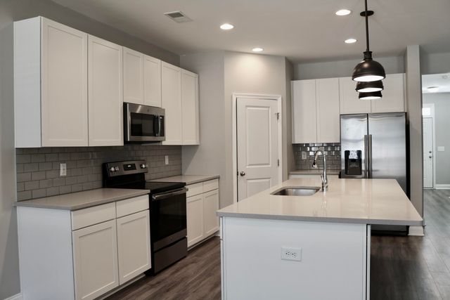 7869 Montview Road, North Charleston, SC 29418