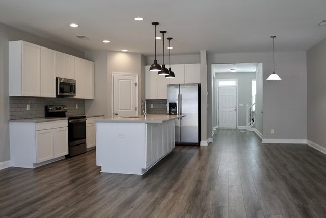 7869 Montview Road, North Charleston, SC 29418