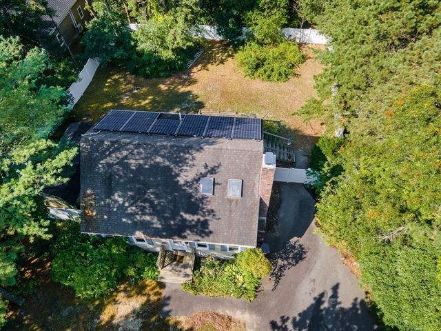 35 Claulise Ln, Mashpee, MA 02649