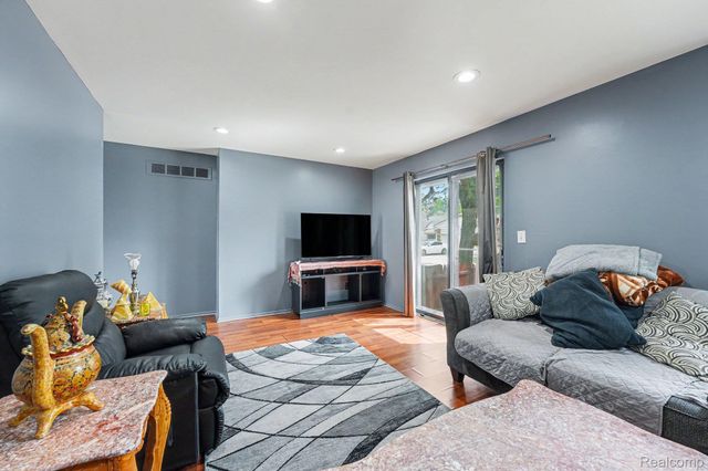 28630 Imperial Drive, Warren, MI 48093