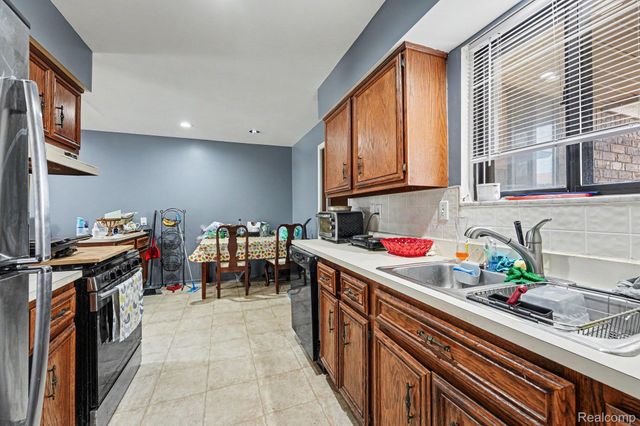 28630 Imperial Drive, Warren, MI 48093