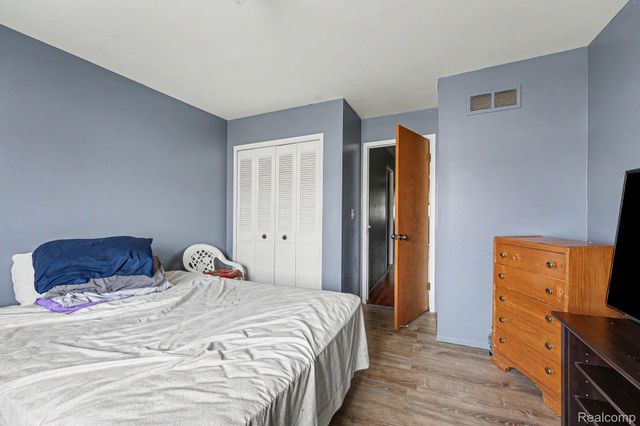 28630 Imperial Drive, Warren, MI 48093