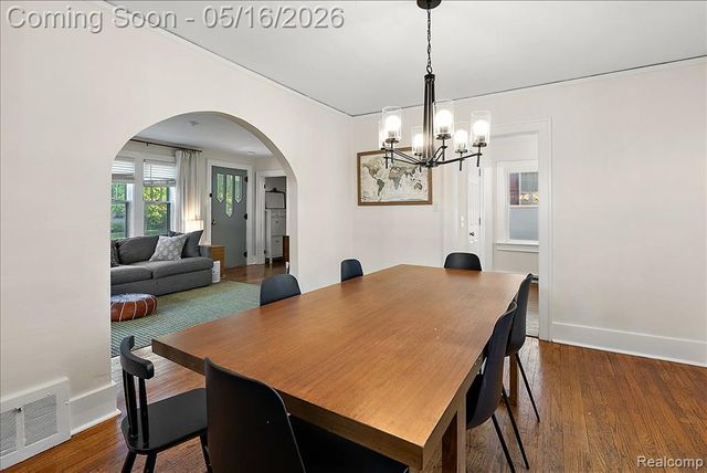 329 E Lawrence Avenue, Royal Oak, MI 48073