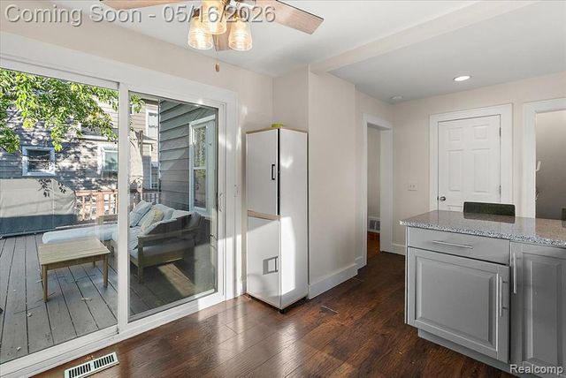 329 E Lawrence Avenue, Royal Oak, MI 48073