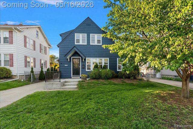 329 E Lawrence Avenue, Royal Oak, MI 48073