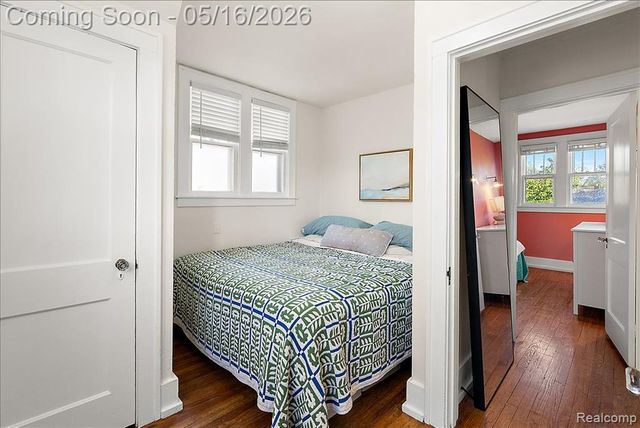 329 E Lawrence Avenue, Royal Oak, MI 48073