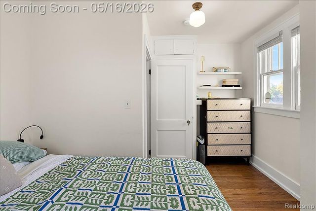 329 E Lawrence Avenue, Royal Oak, MI 48073