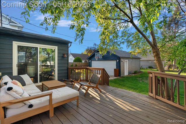 329 E Lawrence Avenue, Royal Oak, MI 48073