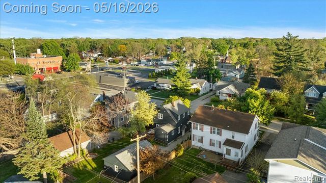 329 E Lawrence Avenue, Royal Oak, MI 48073
