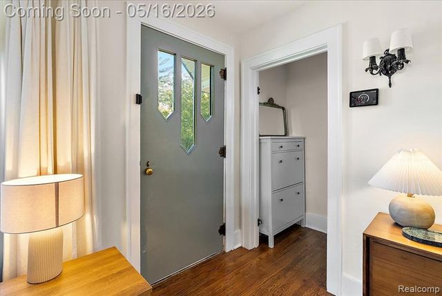 329 E Lawrence Avenue, Royal Oak, MI 48073