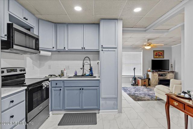 865 COLE Road, Jacksonville, FL 32218