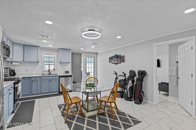 865 COLE Road, Jacksonville, FL 32218