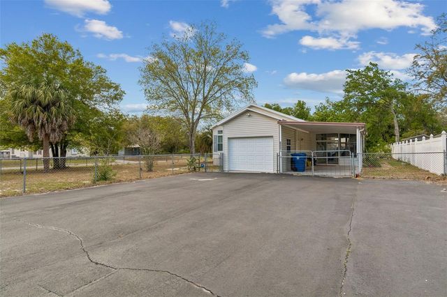 8337 YELLOW PINE AVENUE, Brooksville, FL 34613