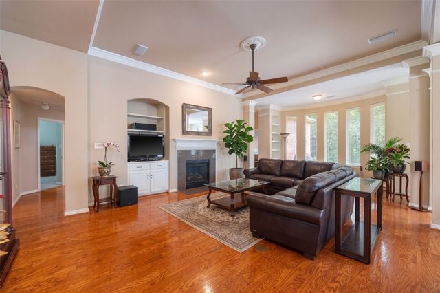 6211 Parkside Drive, Arlington, TX 76001