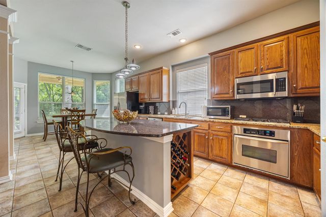 6211 Parkside Drive, Arlington, TX 76001