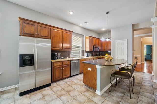 6211 Parkside Drive, Arlington, TX 76001