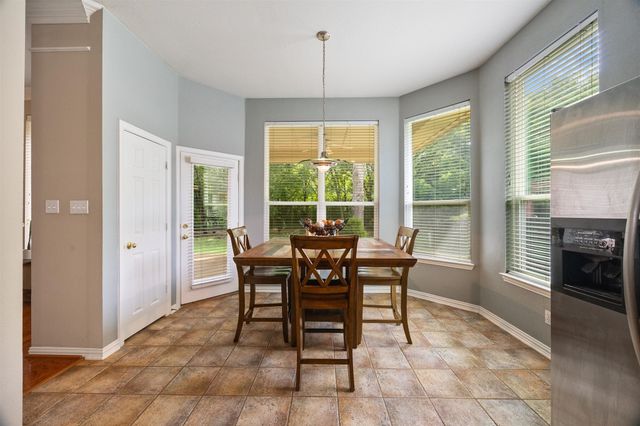 6211 Parkside Drive, Arlington, TX 76001