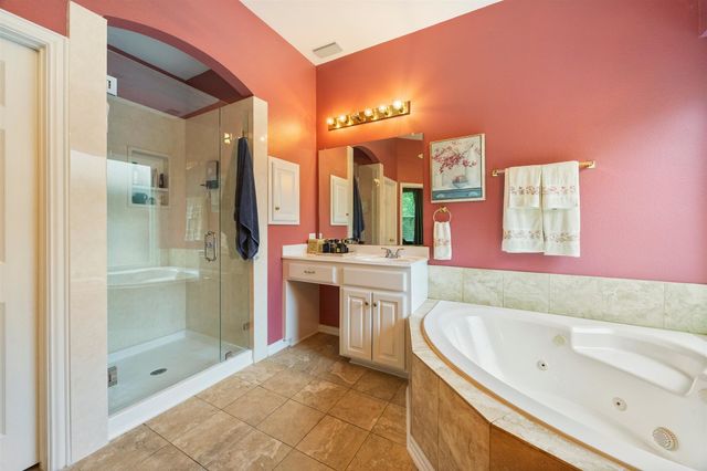 6211 Parkside Drive, Arlington, TX 76001