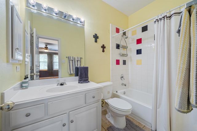 6211 Parkside Drive, Arlington, TX 76001