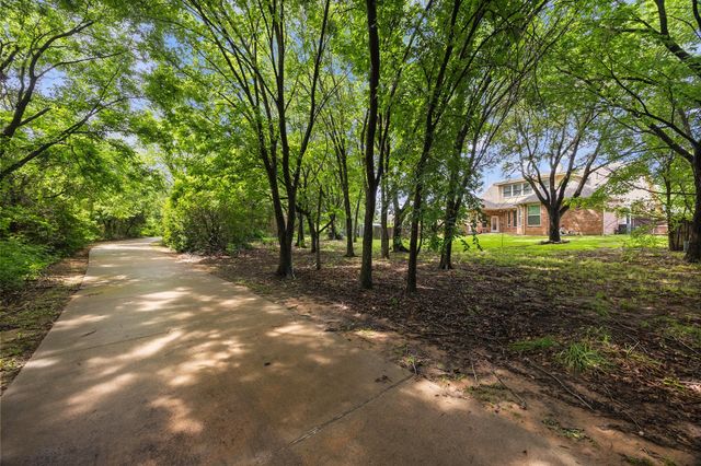 6211 Parkside Drive, Arlington, TX 76001