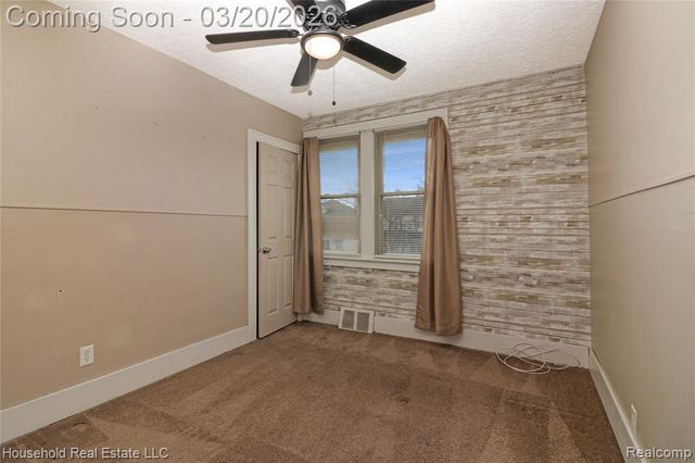 8335 Harding, Center Line, MI 48015