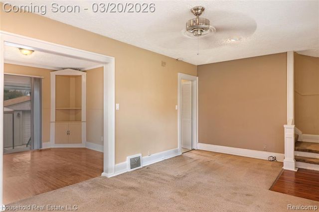 8335 Harding, Center Line, MI 48015