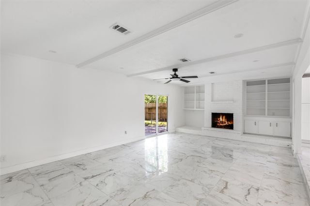 4308 Pine Shadows Street, Dickinson, TX 77539