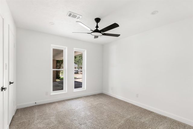 4308 Pine Shadows Street, Dickinson, TX 77539