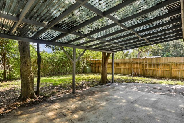 4308 Pine Shadows Street, Dickinson, TX 77539