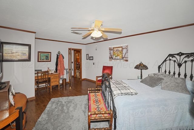 1201 Purnell Avenue, Stratford, TX 79084