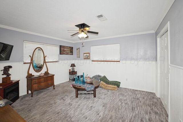 1201 Purnell Avenue, Stratford, TX 79084