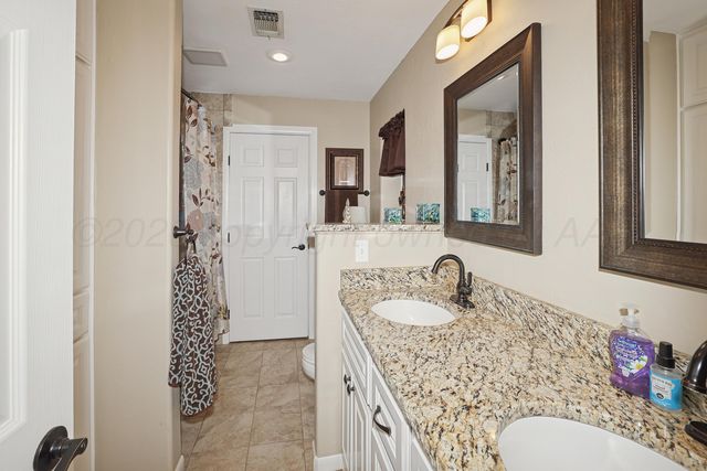 1201 Purnell Avenue, Stratford, TX 79084