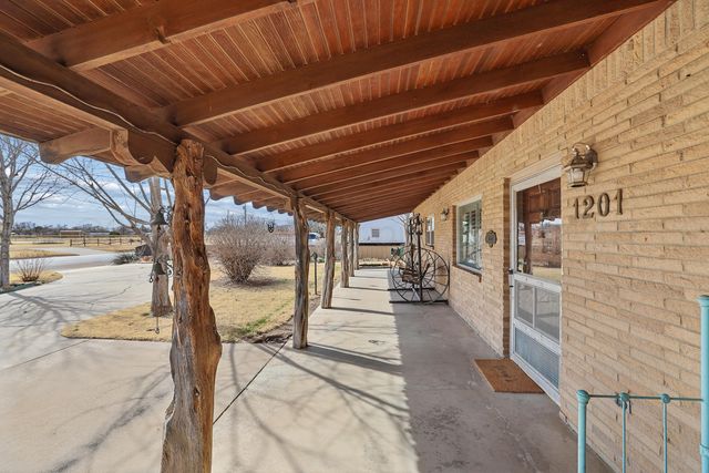 1201 Purnell Avenue, Stratford, TX 79084