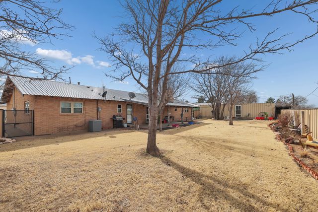 1201 Purnell Avenue, Stratford, TX 79084