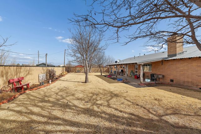1201 Purnell Avenue, Stratford, TX 79084