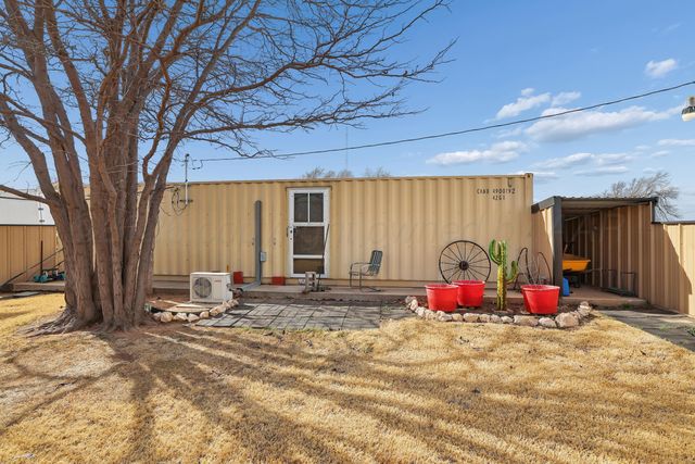 1201 Purnell Avenue, Stratford, TX 79084