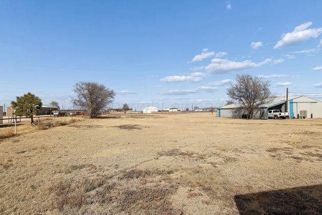 1201 Purnell Avenue, Stratford, TX 79084
