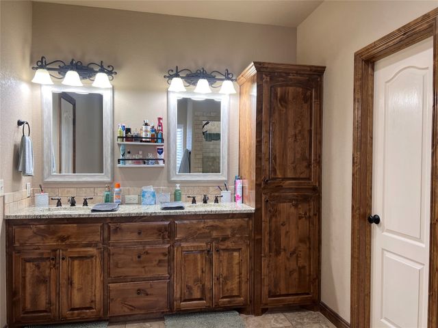 804 Great Oaks Drive, Mcalester, OK 74501
