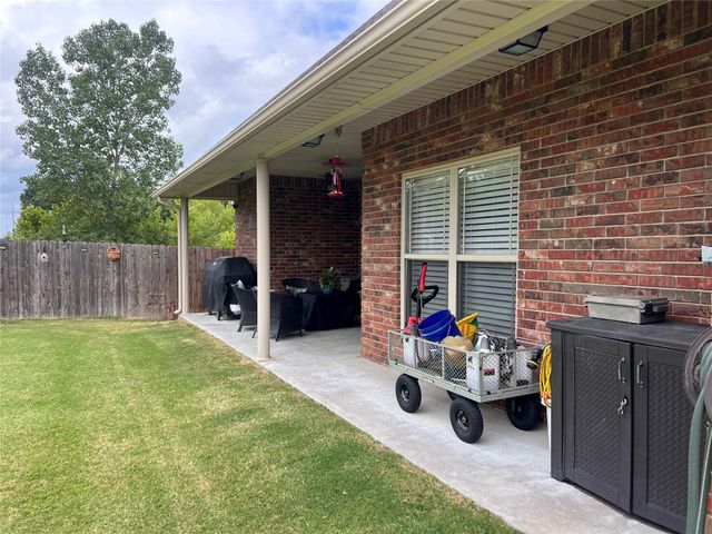 804 Great Oaks Drive, Mcalester, OK 74501