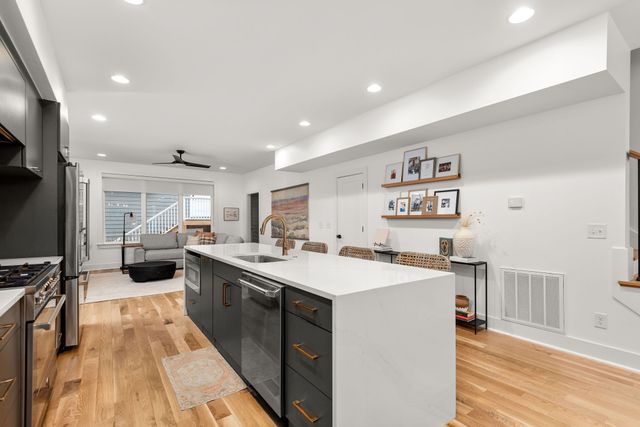 1031 14th Ave, S, Nashville, TN 37212