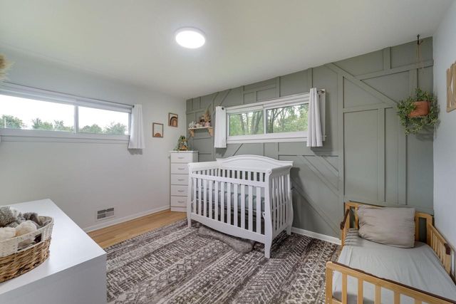 W142N6728 Washington AVENUE, Menomonee Falls, WI 53051