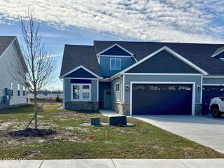 194 E Bridge Road, Northwood, OH 43619