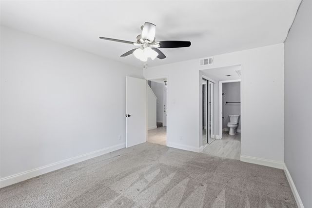 322 W Harwood Road B, Hurst, TX 76054
