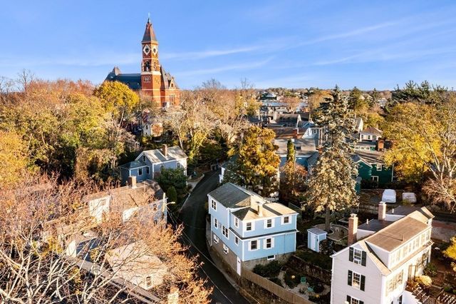12 Bassett Street, Marblehead, MA 01945