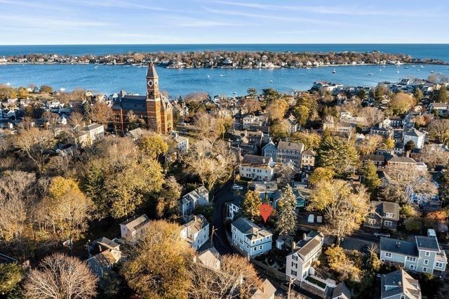 12 Bassett Street, Marblehead, MA 01945