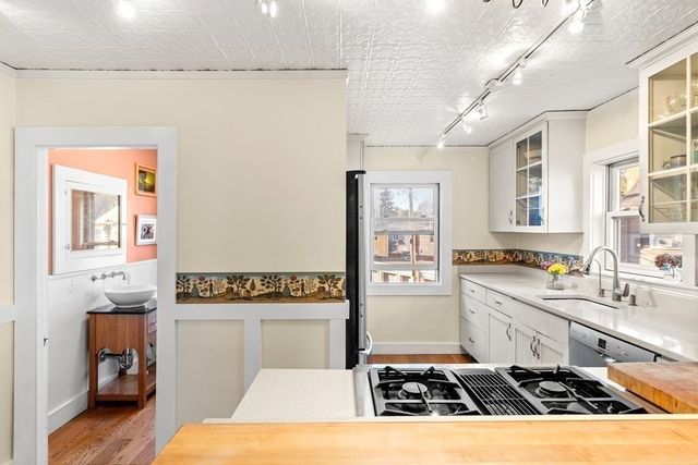 12 Bassett Street, Marblehead, MA 01945