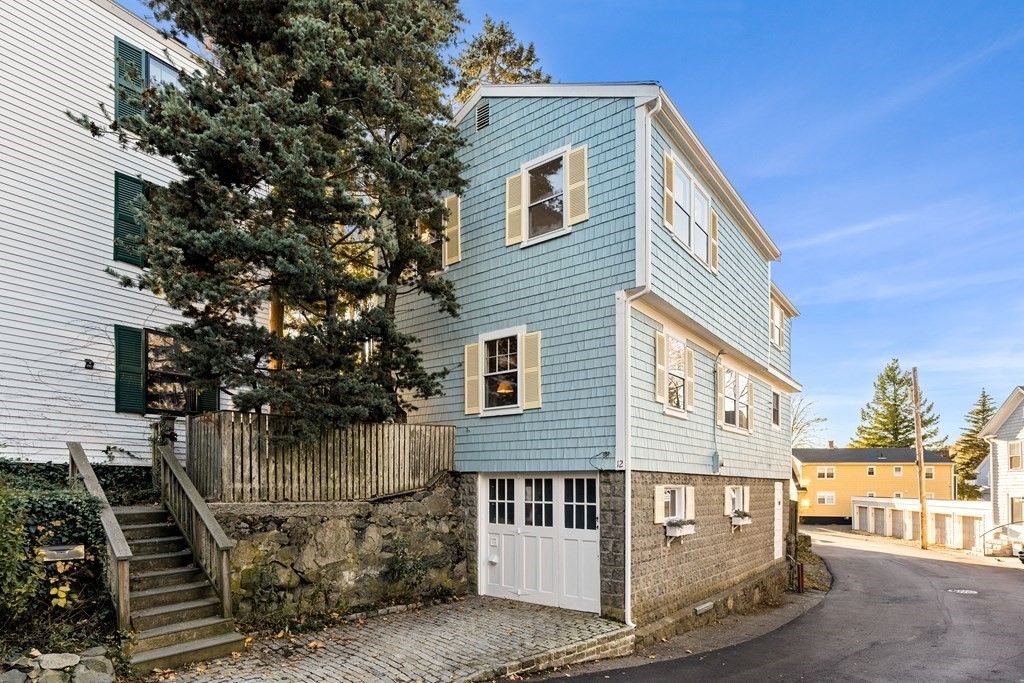 12 Bassett Street, Marblehead, MA 01945