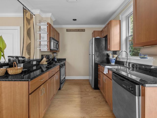 5 Honora Lane UNIT 5, Buzzards Bay, MA 02532