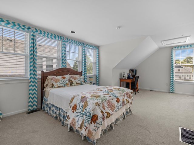 5 Honora Lane UNIT 5, Buzzards Bay, MA 02532